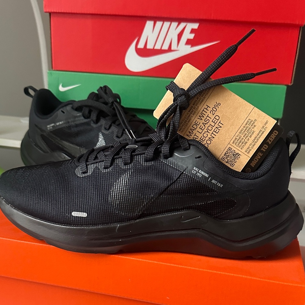Nike Men's Black Athletic Sneakers